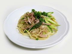 アスパラで玉ねぎ麹パスタ